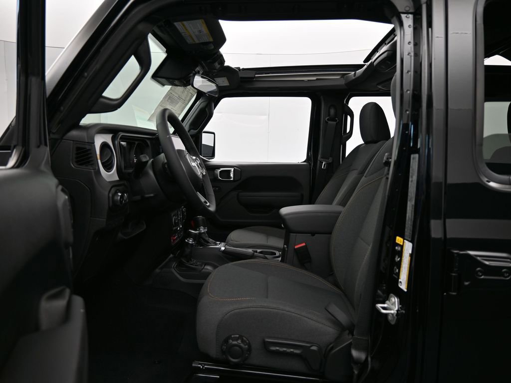 Used 2025 Jeep Wrangler Willys AWD/4WD image 12