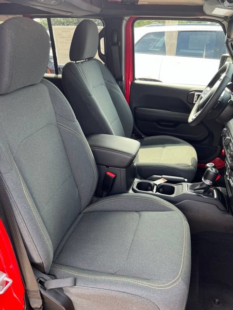 Certified 2025 Jeep Wrangler Unlimited Sahara AWD/4WD image 16