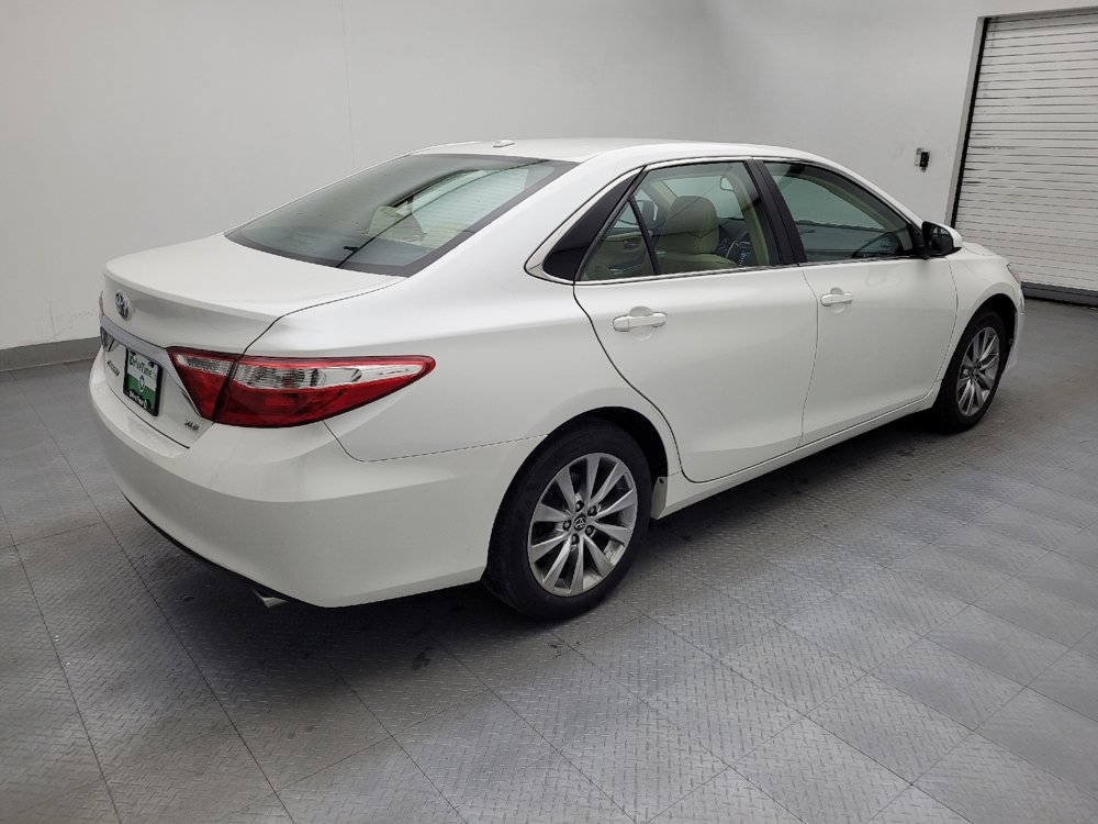 Used 2017 Toyota Camry XLE w/ Moonroof Package image 10