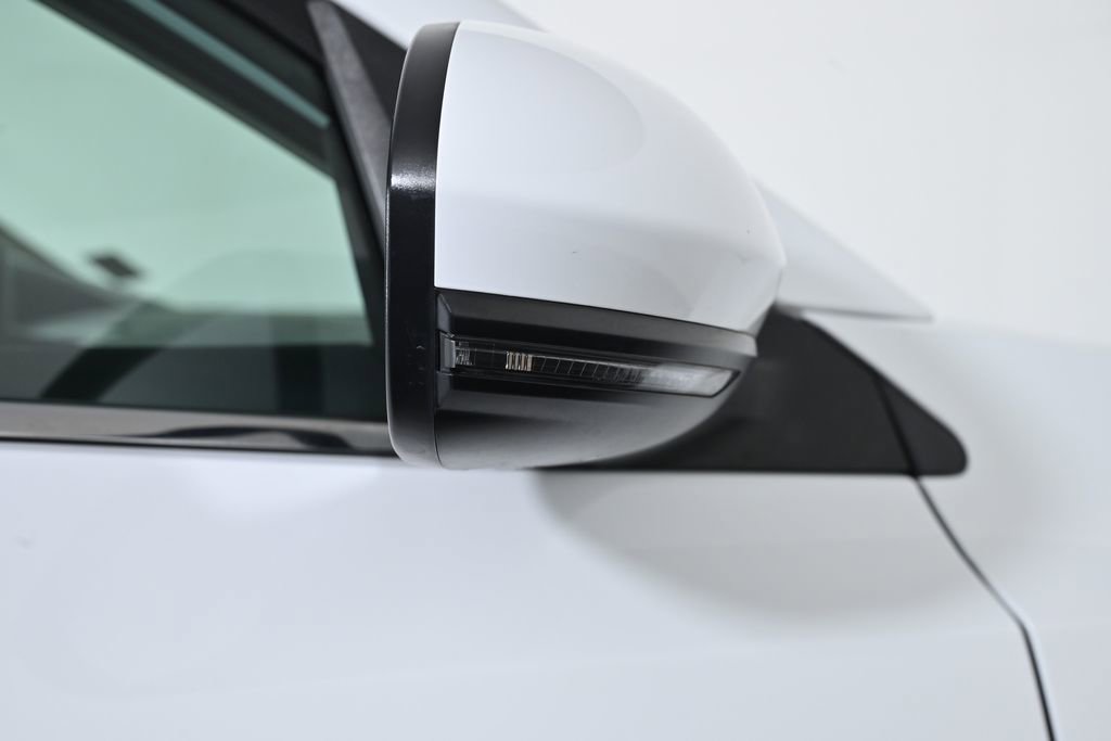 Used 2020 Nissan Sentra SV image 11