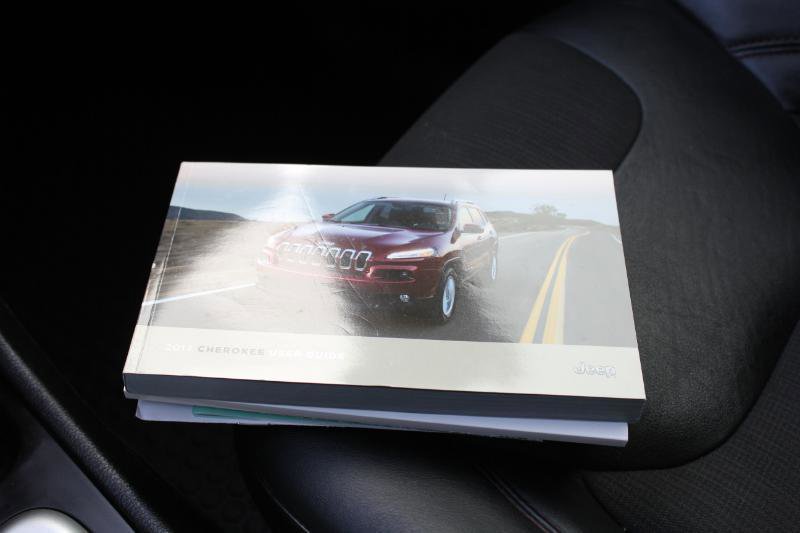 Used 2017 Jeep Cherokee Trailhawk image 34