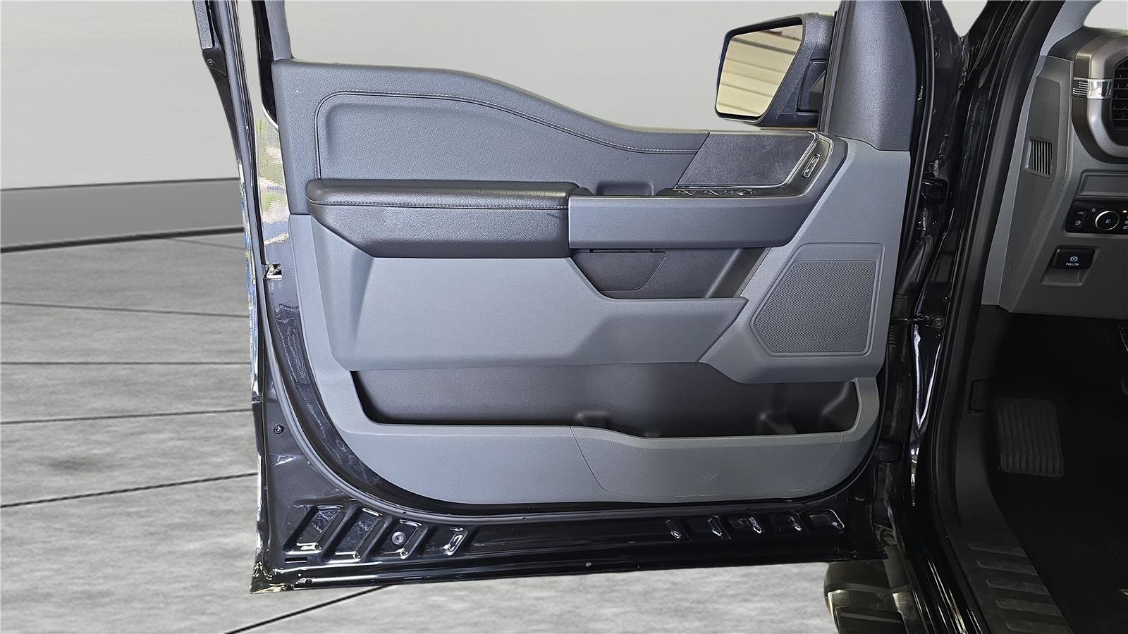 Used 2025 Ford F150 XLT w/ Equipment Group 301A Standard AWD/4WD image 26