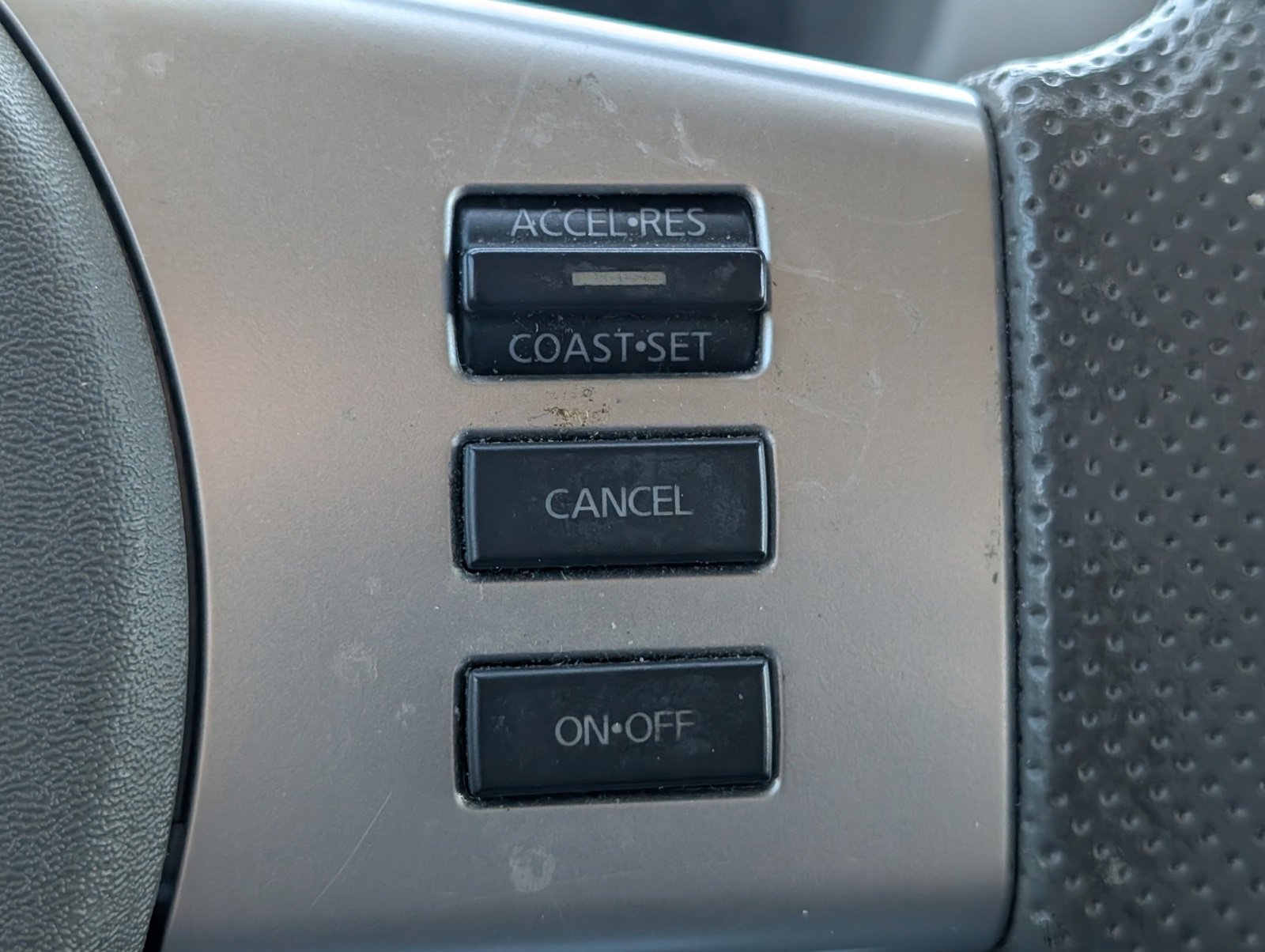 Used 2020 Nissan Frontier SV w/ Midnight Edition Floor Mats image 18