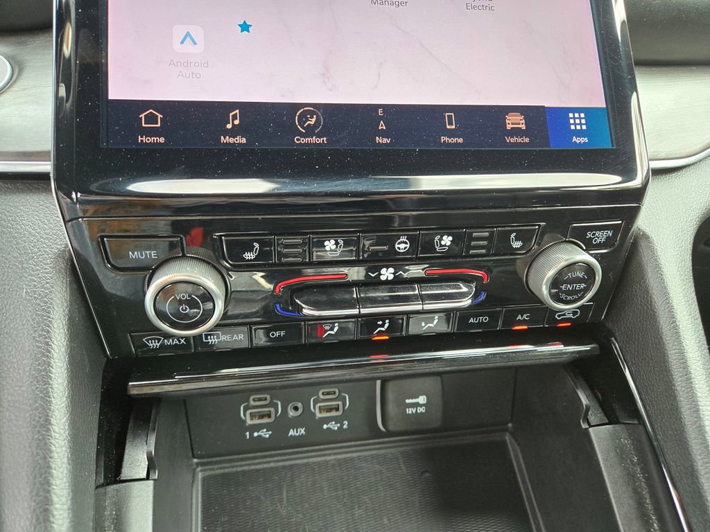 Used 2022 Jeep Grand Cherokee Overland w/ Advanced Protech Group III image 16