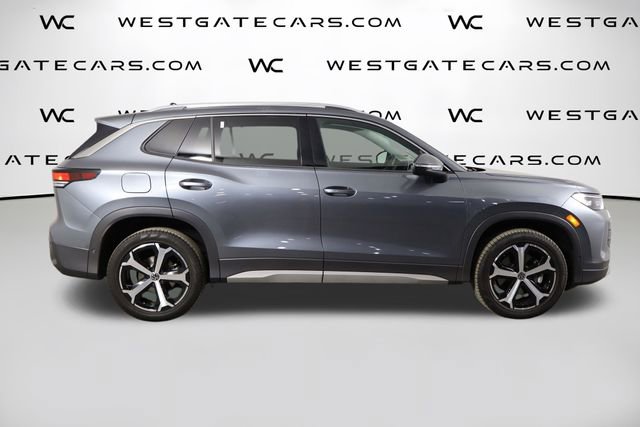 Used 2025 Volkswagen Tiguan SE AWD/4WD image 45