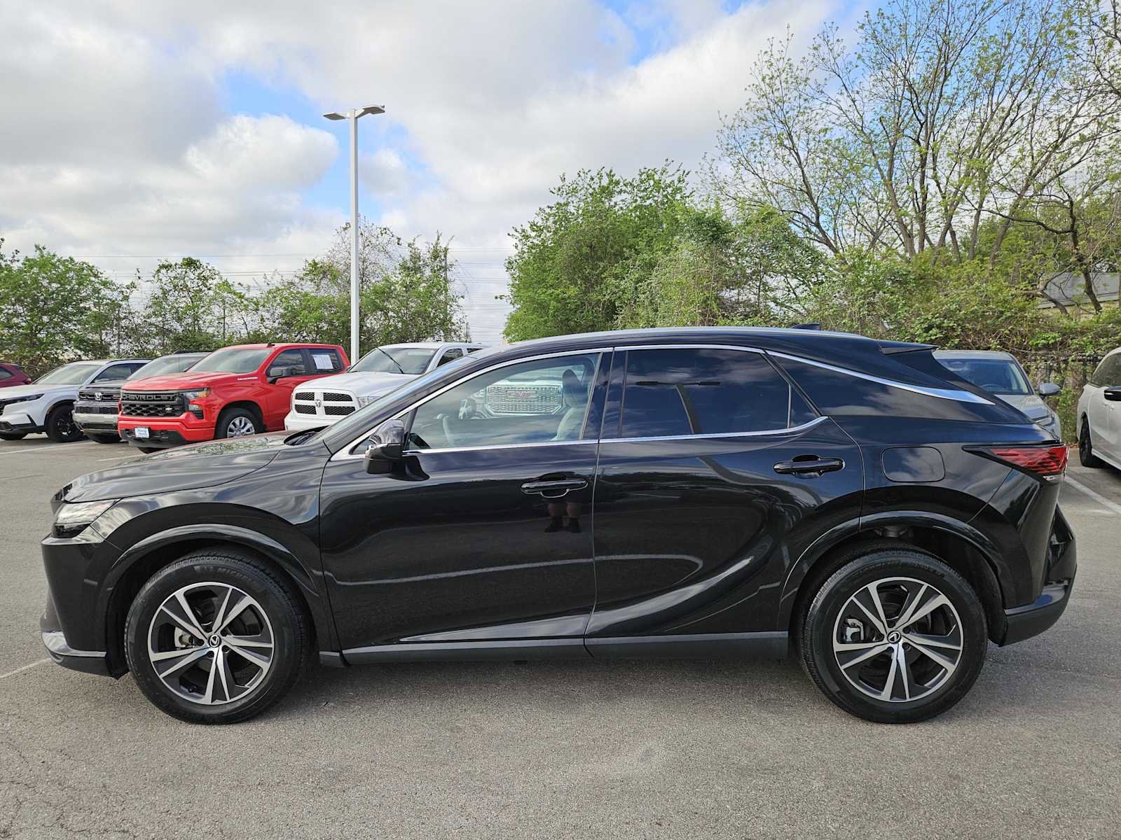 Used 2023 Lexus RX 350 Premium w/ Cold Area Package image 4