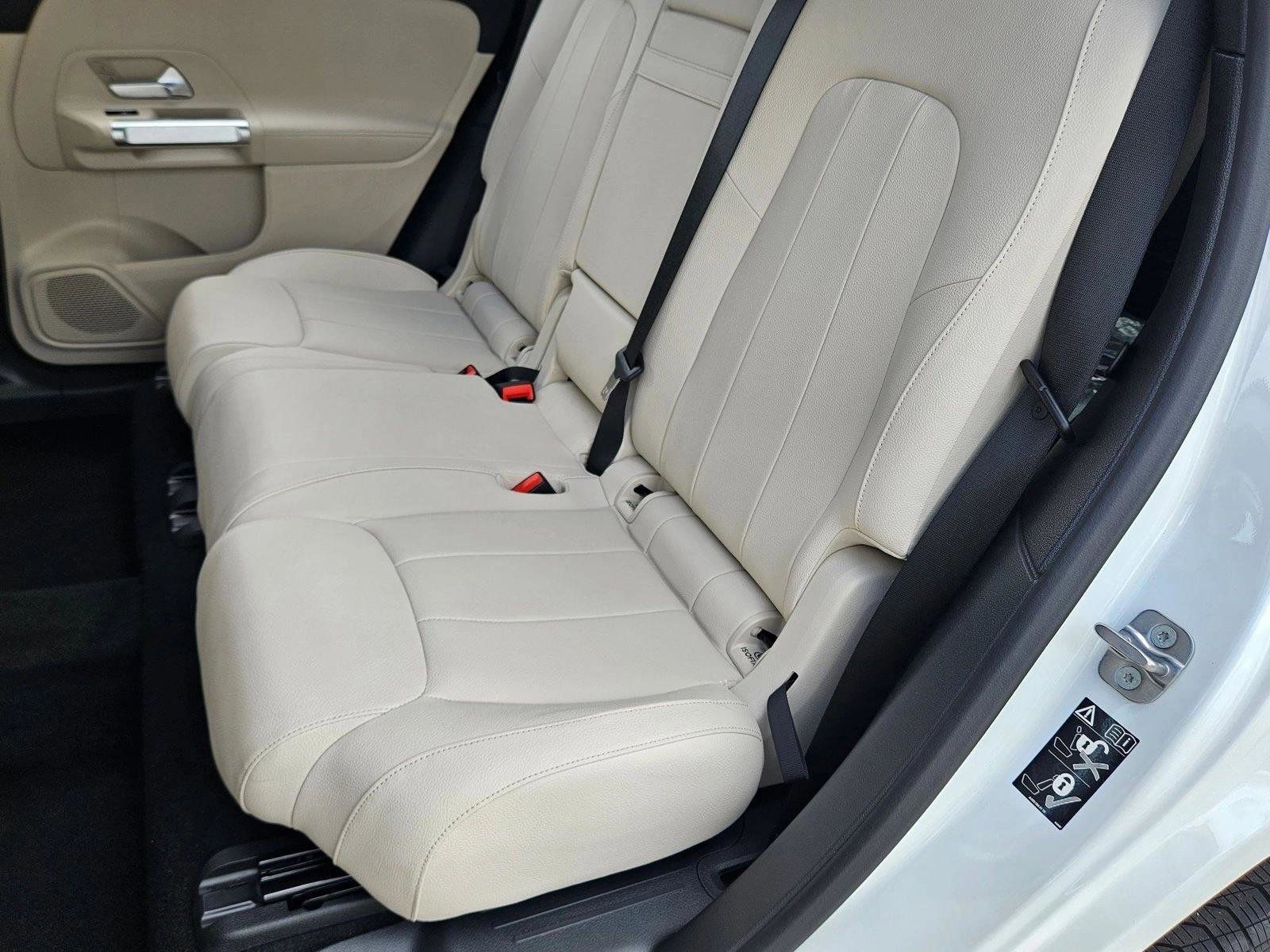 Used 2025 Mercedes-Benz GLB 250 image 17
