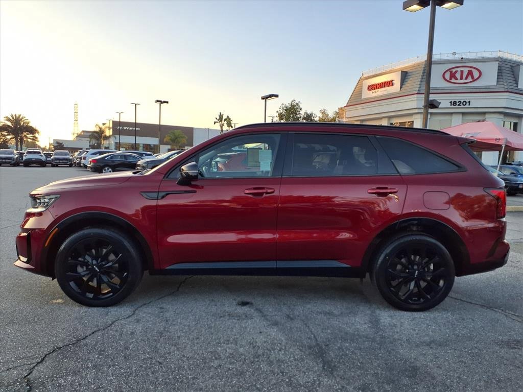 Certified 2022 Kia Sorento SX image 2