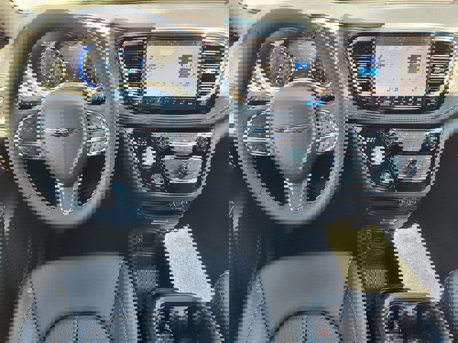 New 2025 Chrysler Pacifica Select w/ Fav Edition Package image 22