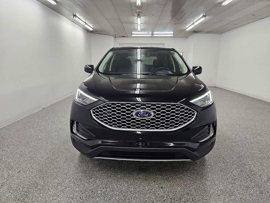 Used 2024 Ford Edge SEL w/ Convenience Package AWD/4WD image 2