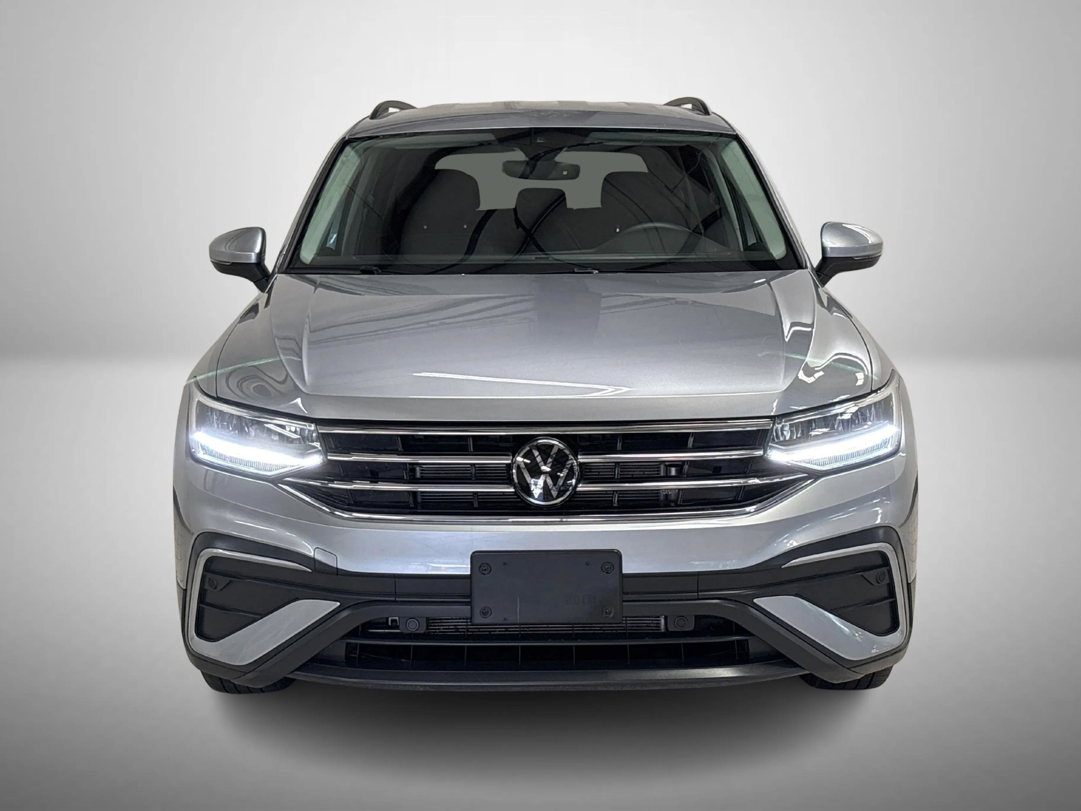 Used 2024 Volkswagen Tiguan S FWD image 2
