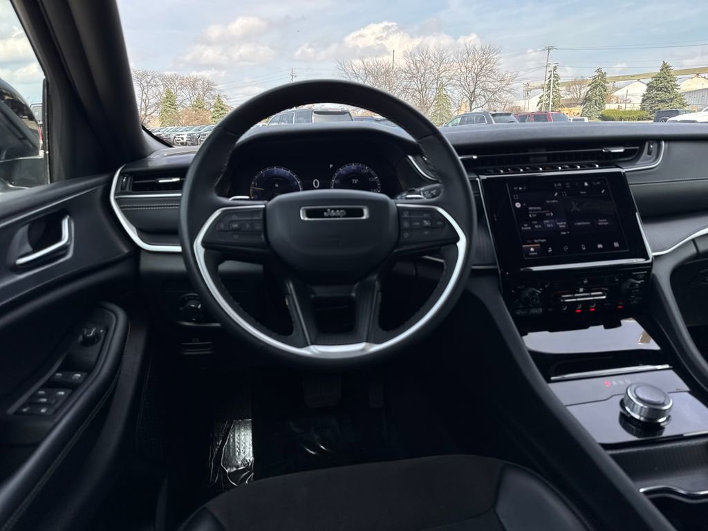 Certified 2023 Jeep Grand Cherokee L Laredo AWD/4WD image 16