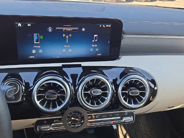 Certified 2025 Mercedes-Benz CLA 250 4MATIC image 9