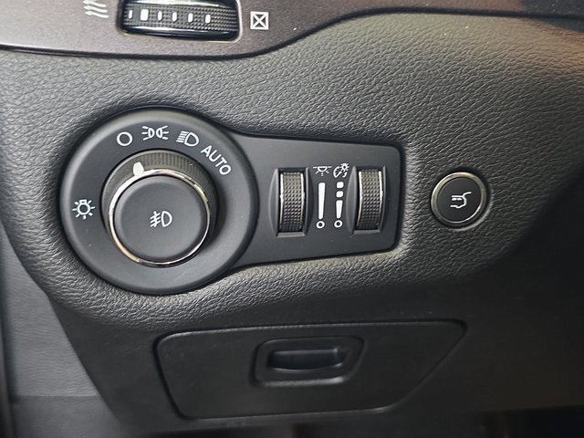 Used 2022 Jeep Cherokee Trailhawk w/ Sound & Nav Group image 25