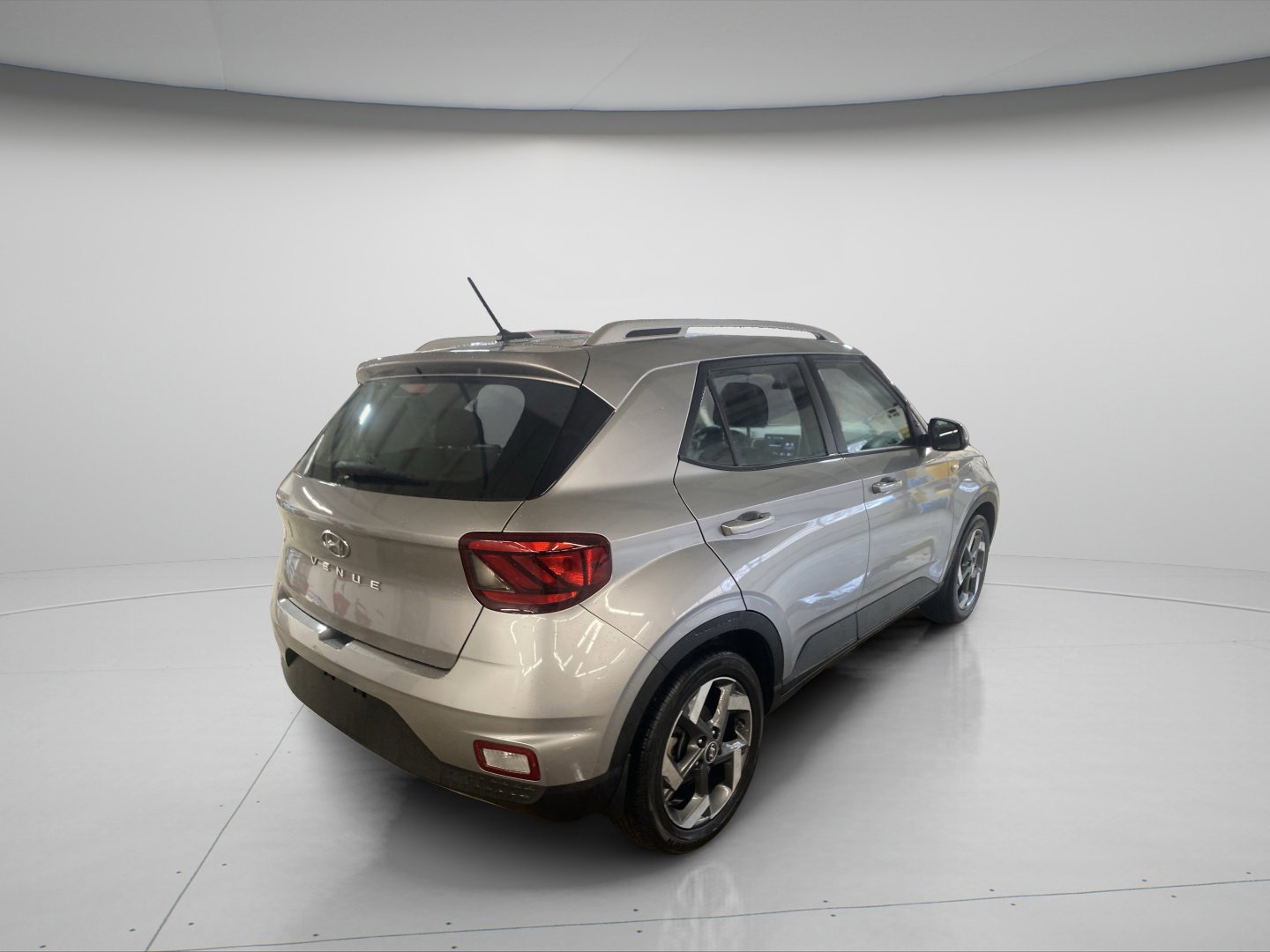 Used 2023 Hyundai Venue SEL image 5