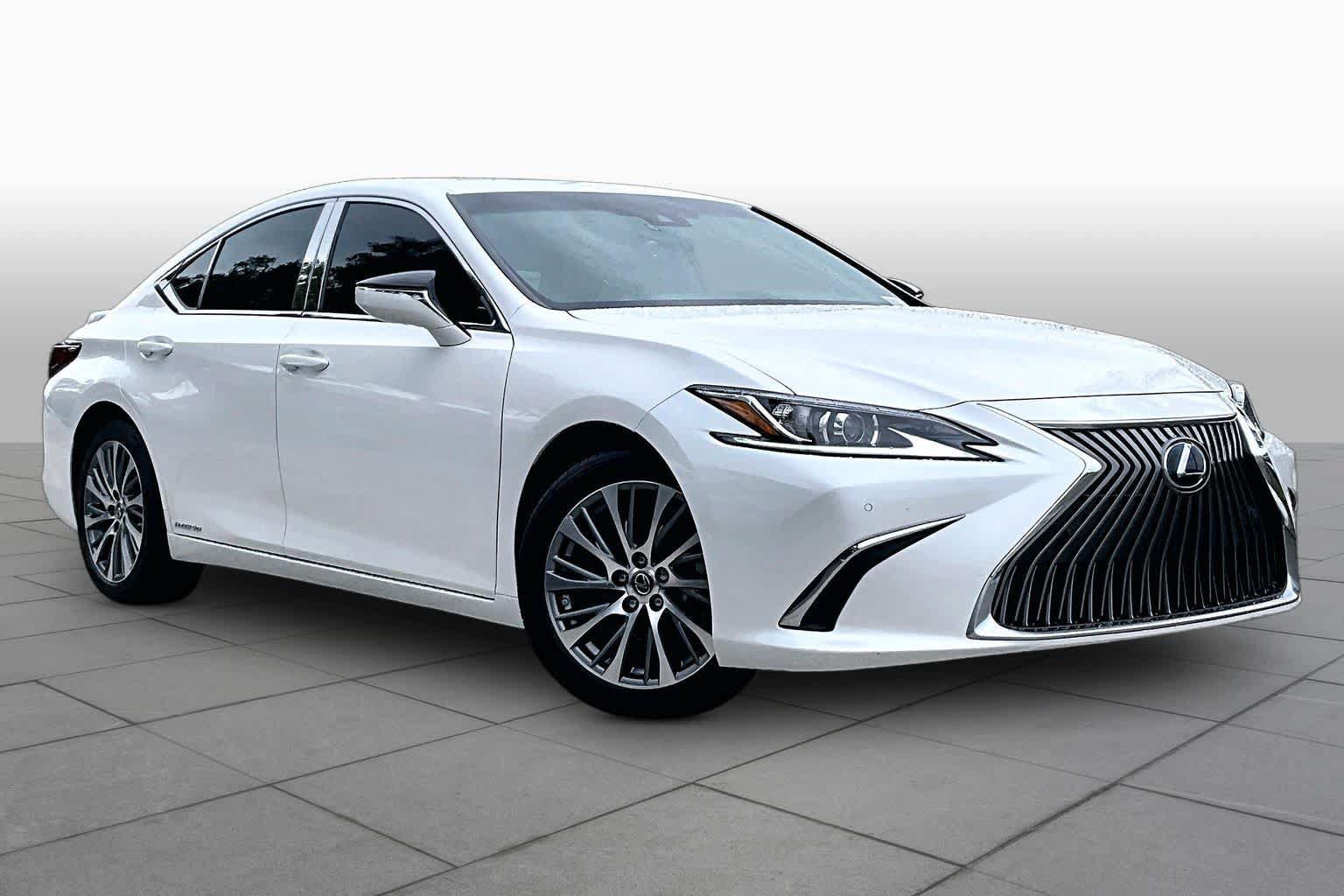 Used 2019 Lexus ES 300h w/ Premium Package FWD image 3