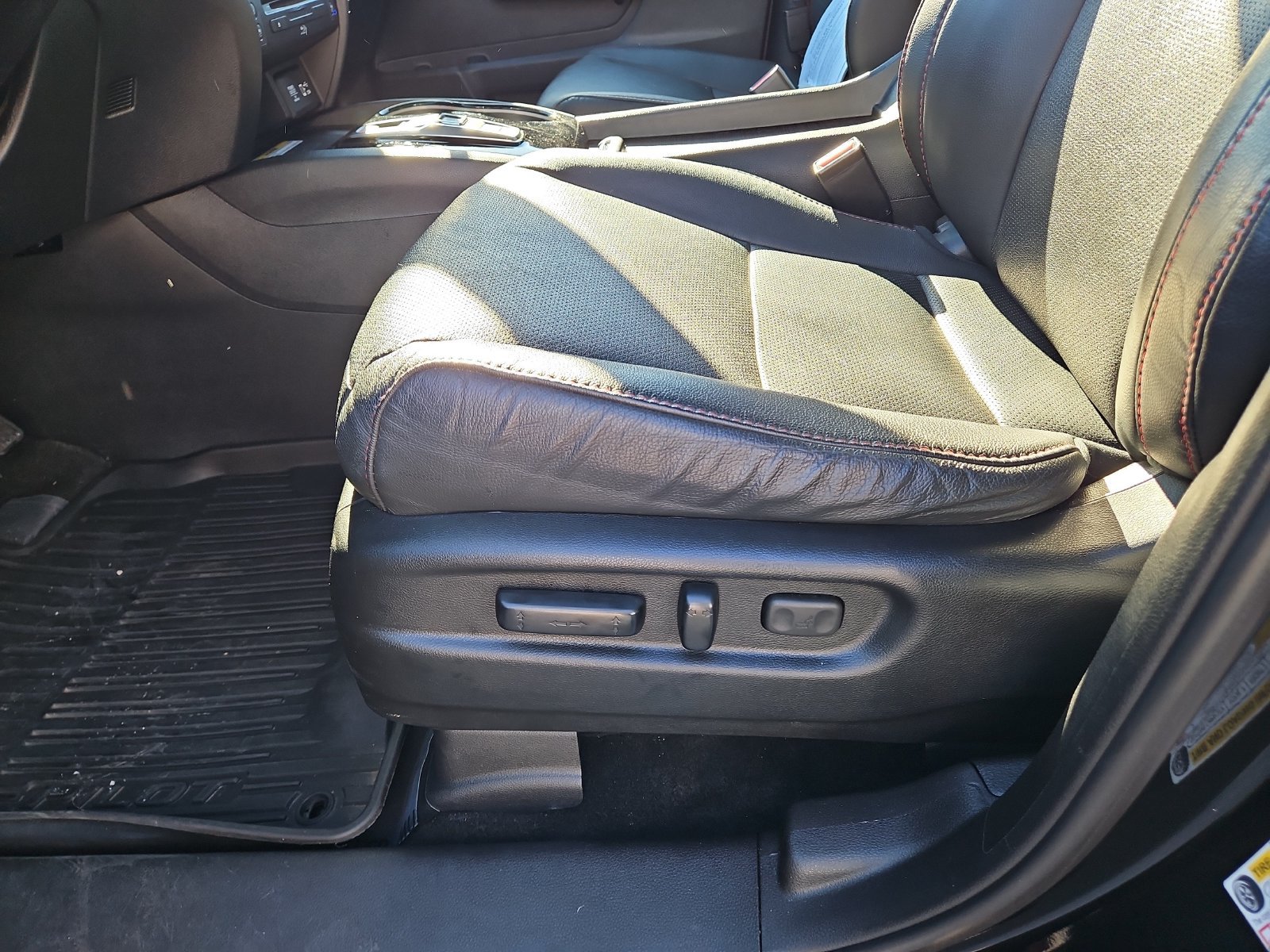 Used 2022 Honda Pilot Black Edition image 17