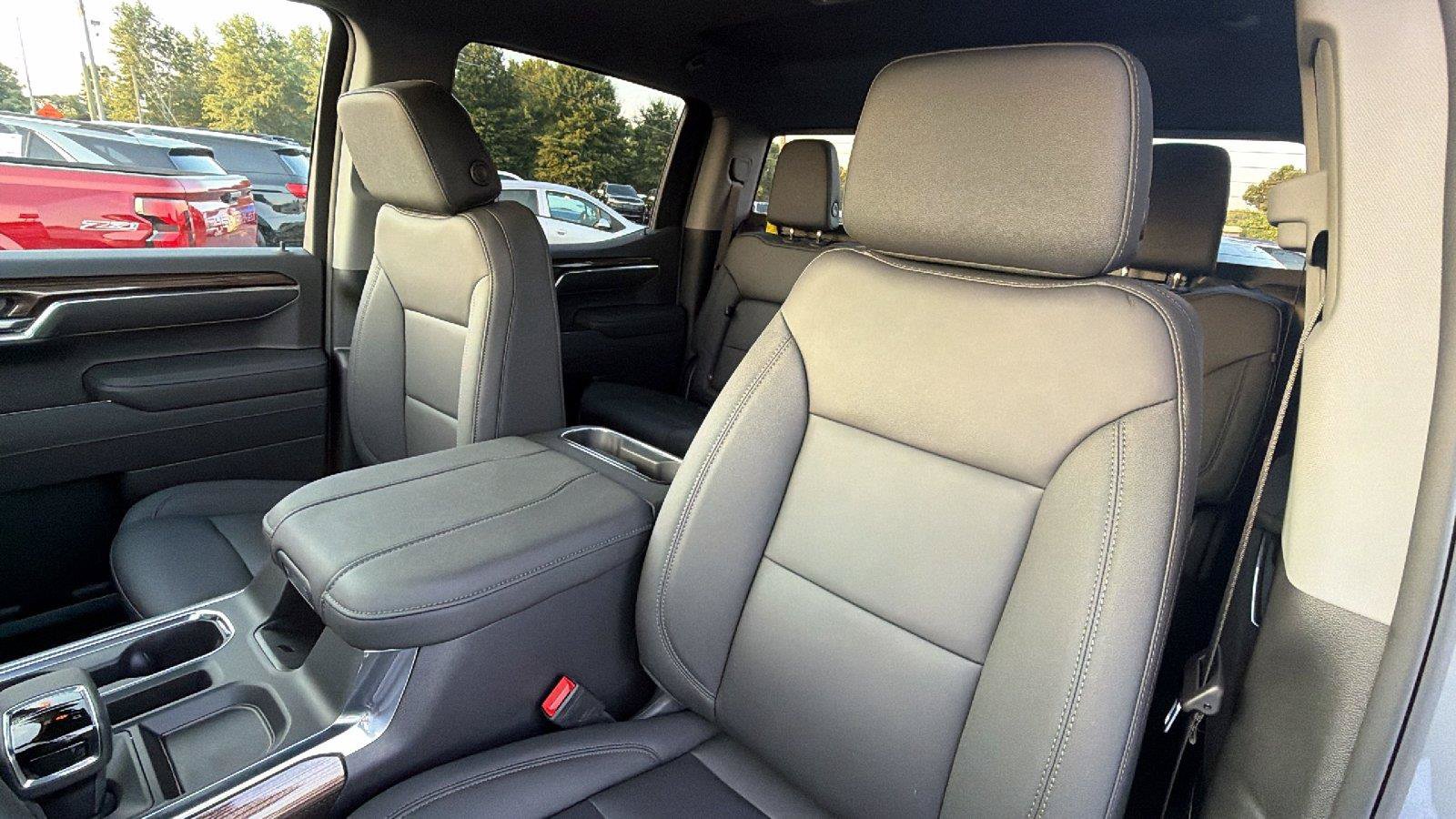 New 2026 Chevrolet Silverado 1500 RST AWD/4WD image 17