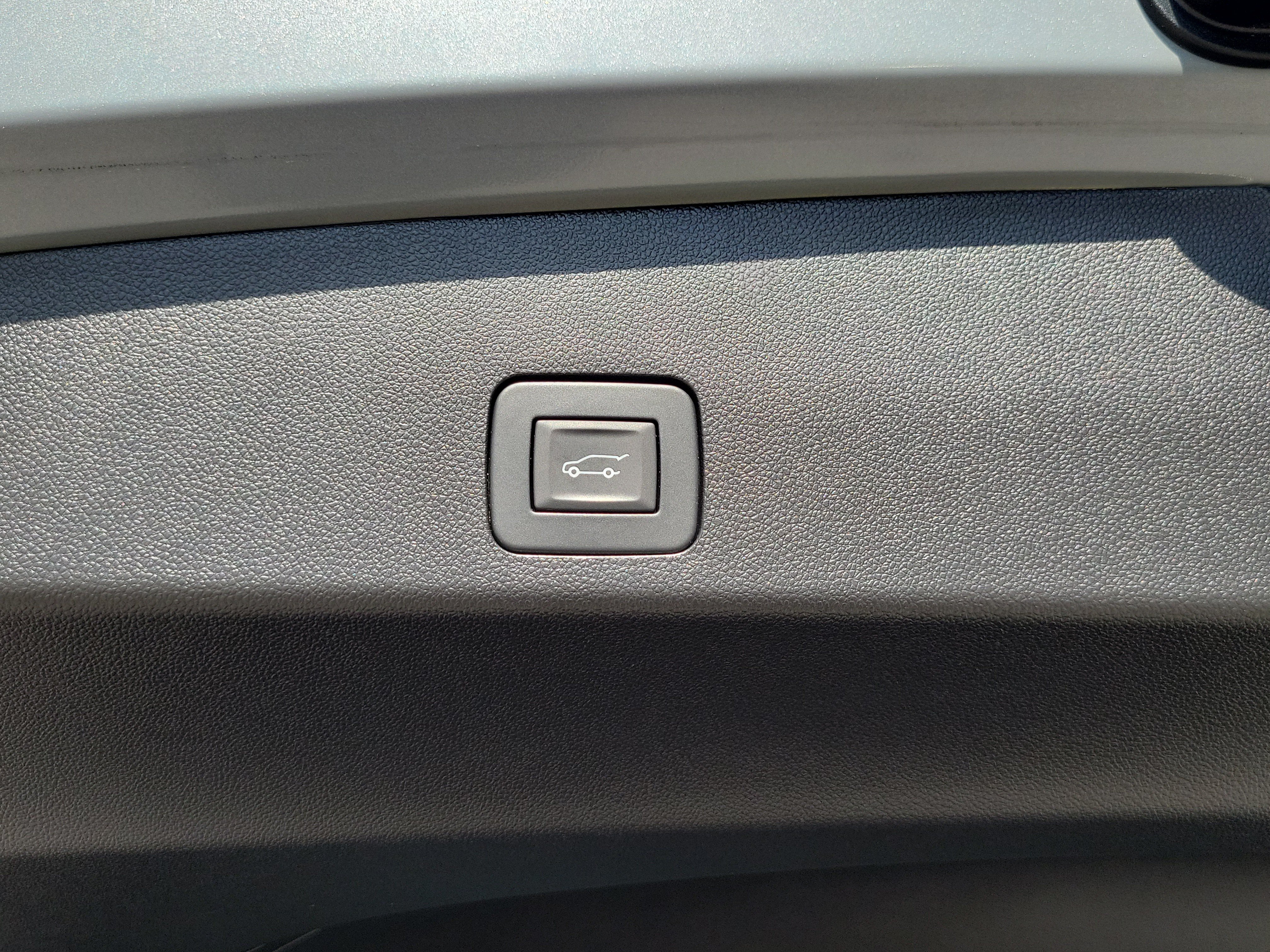 Used 2023 Buick Encore GX Essence w/ Experience Buick Package FWD image 18