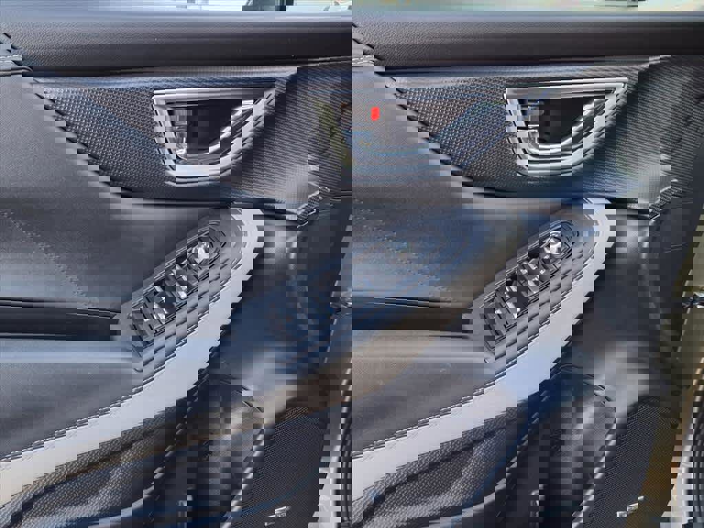 Used 2022 Subaru Forester Limited image 16