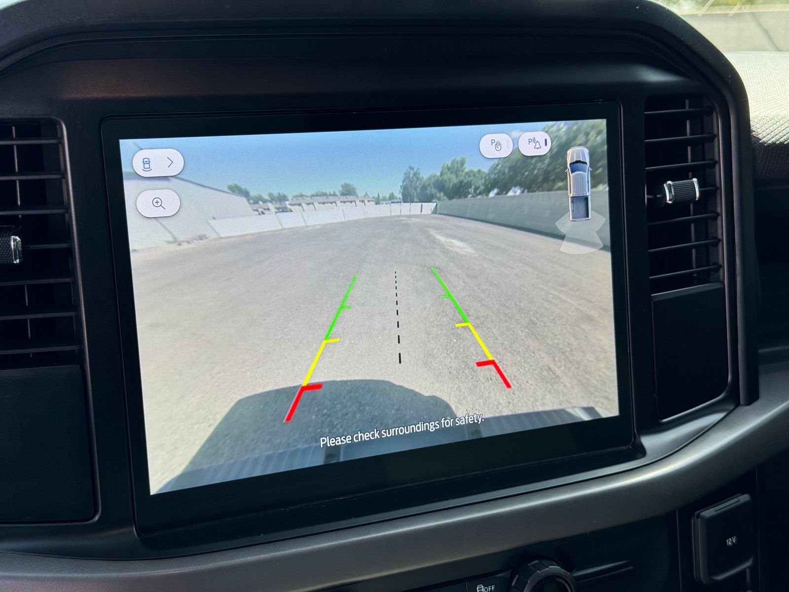Used 2025 Ford F150 XL w/ Equipment Group 103A High AWD/4WD image 19