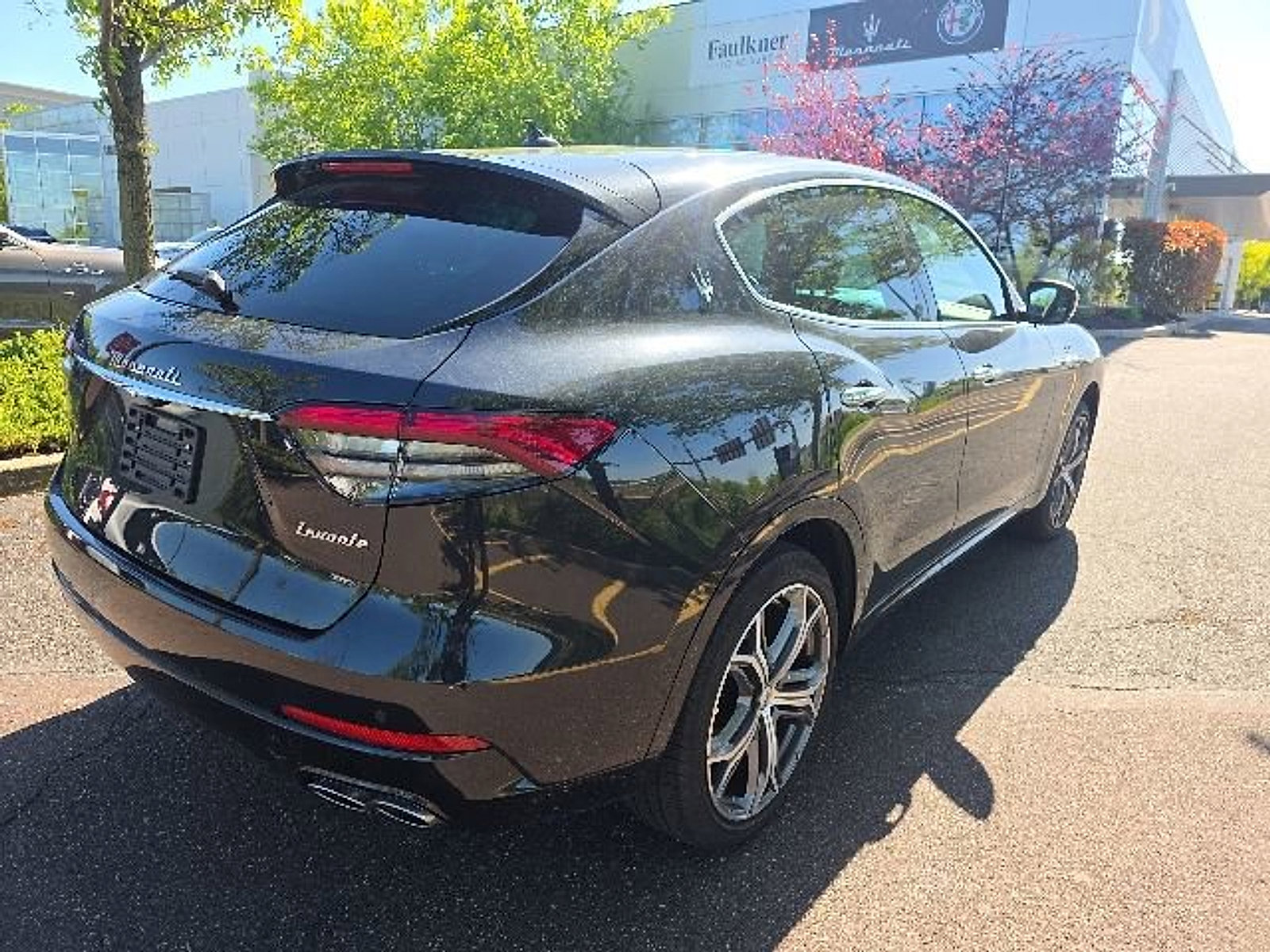 Certified 2023 Maserati Levante GT AWD/4WD image 3