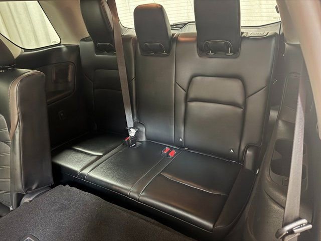 Used 2023 Nissan Pathfinder Platinum w/ Cargo Package image 18