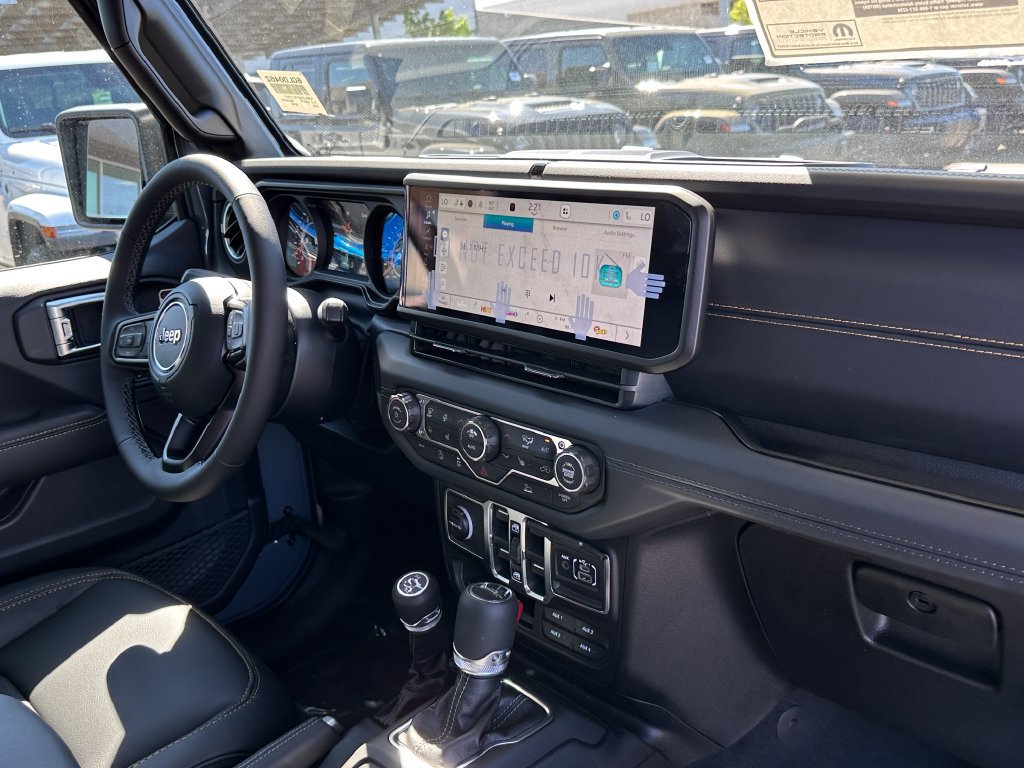 New 2026 Jeep Gladiator Sport AWD/4WD image 12