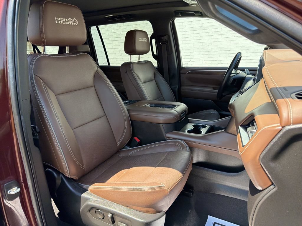 Used 2022 Chevrolet Suburban High Country AWD/4WD image 15