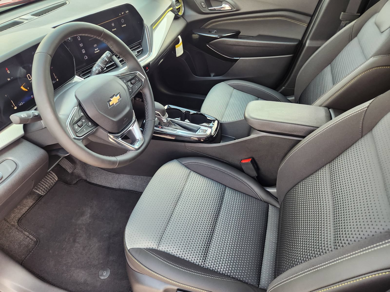 New 2026 Chevrolet Trax LT w/ LT Convenience Package FWD image 13