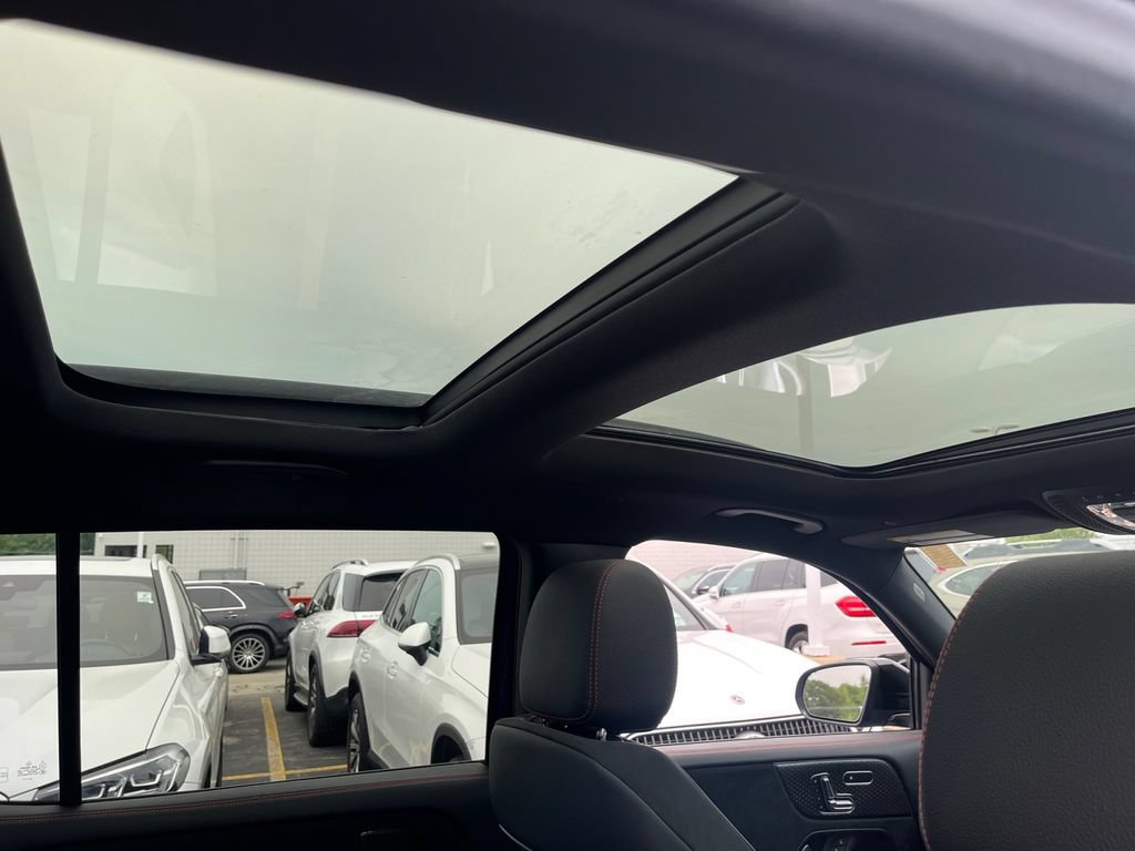 Certified 2024 Mercedes-Benz GLB 250 4MATIC image 18