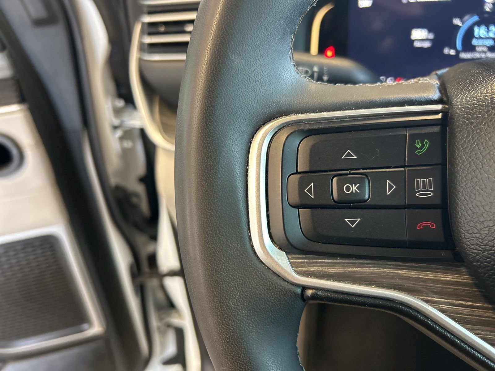 Used 2024 Jeep Wagoneer L Series II w/ Flexible Seating Group image 23