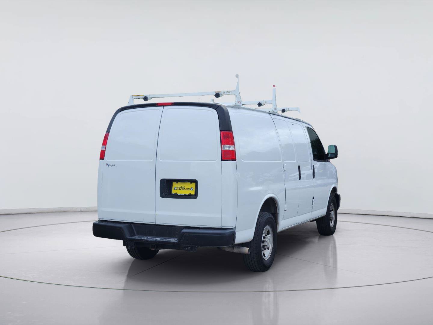 Used 2022 Chevrolet Express 2500 w/ Driver Convenience Package RWD image 5