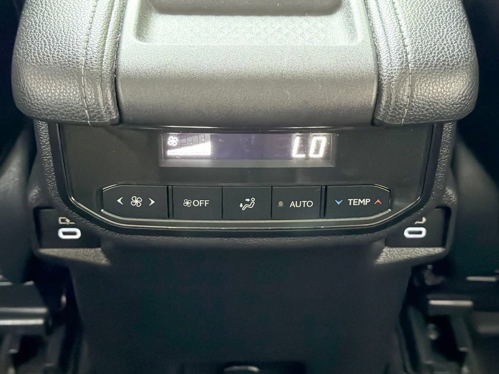 Used 2024 Toyota Grand Highlander AWD image 10
