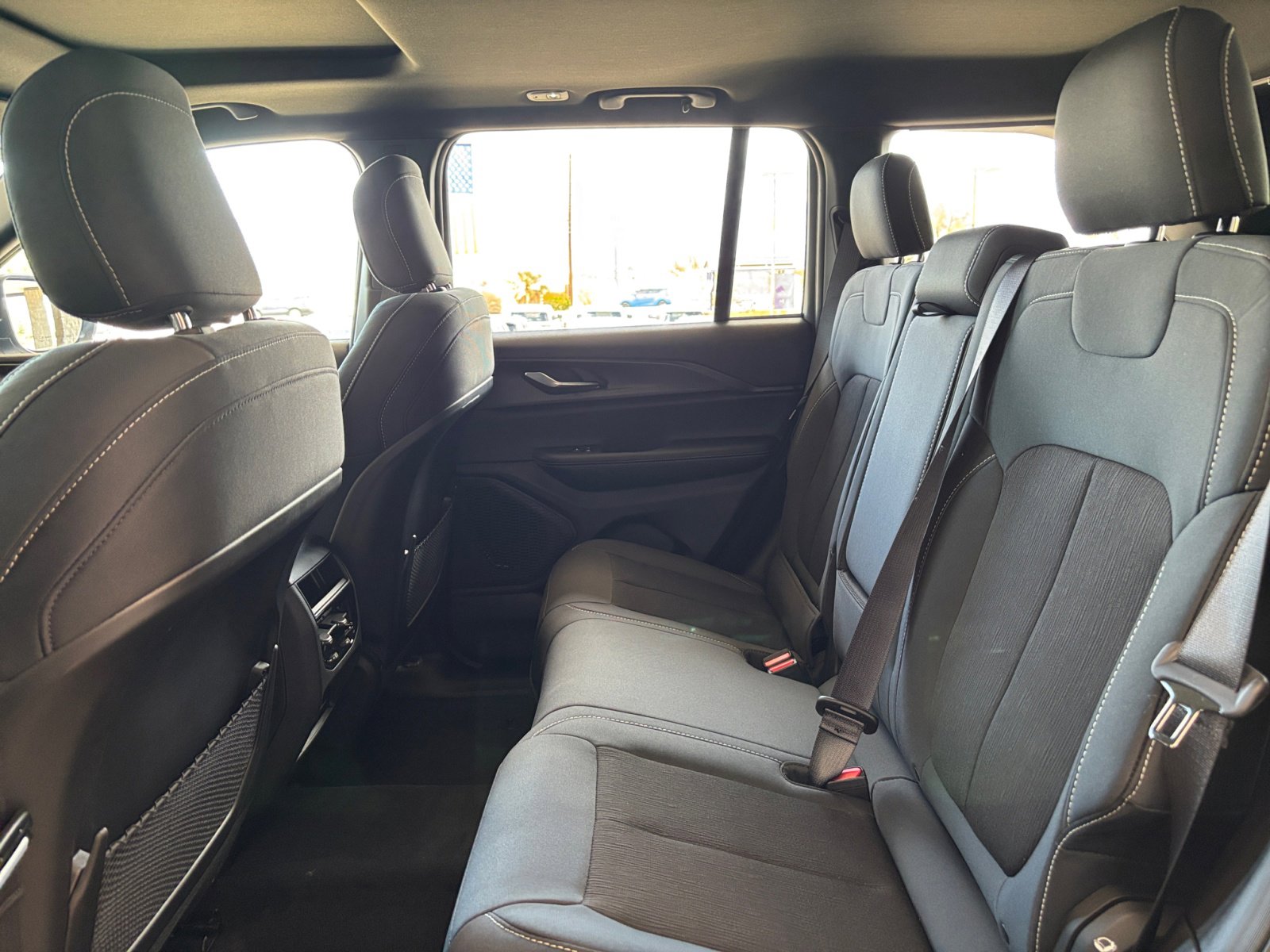 New 2025 Jeep Grand Cherokee Laredo X w/ Trailer Tow Package image 17