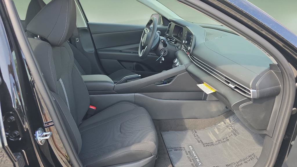 New 2026 Hyundai Elantra SE FWD image 13