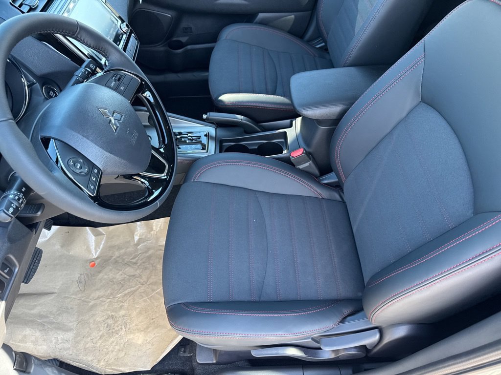 New 2027 Mitsubishi Outlander Sport SE FWD image 21