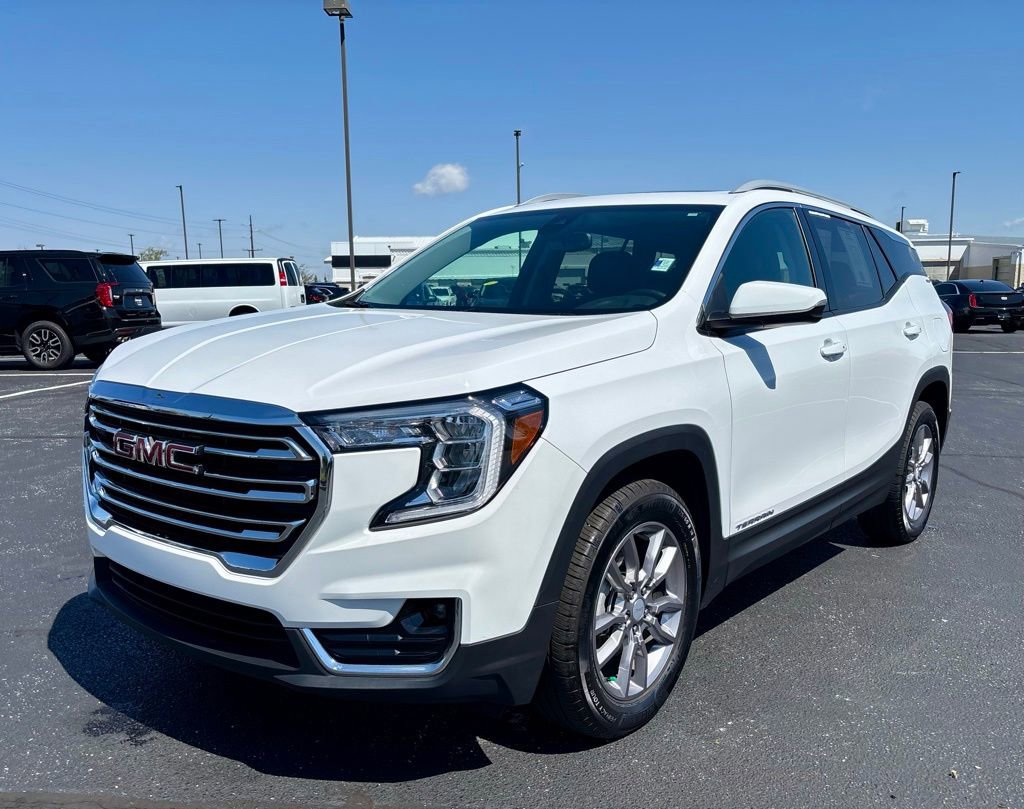Used 2024 GMC Terrain SLT w/ LPO, Floor Liner Package AWD/4WD image 3