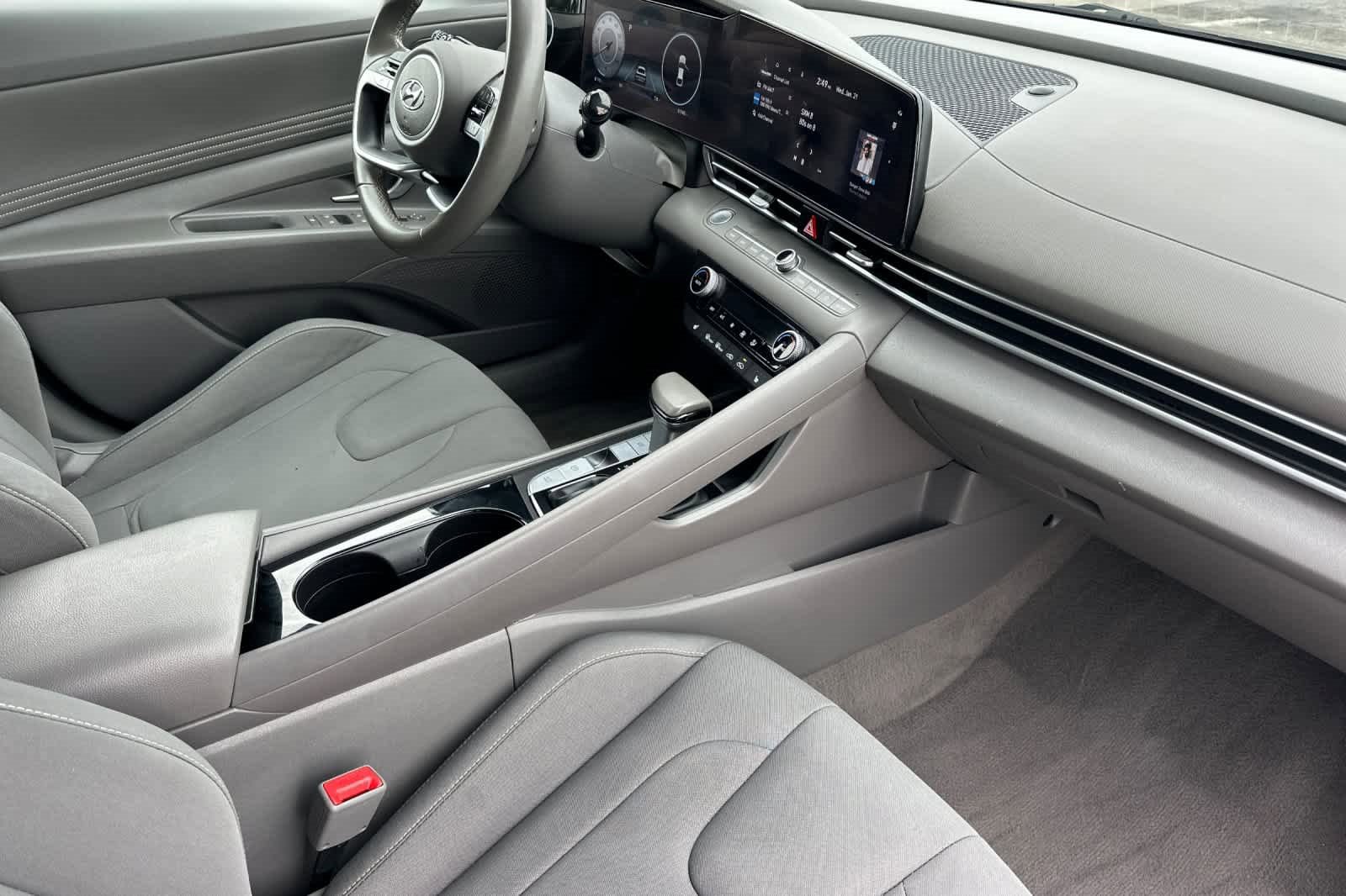 Used 2023 Hyundai Elantra SEL w/ Convenience Package image 16