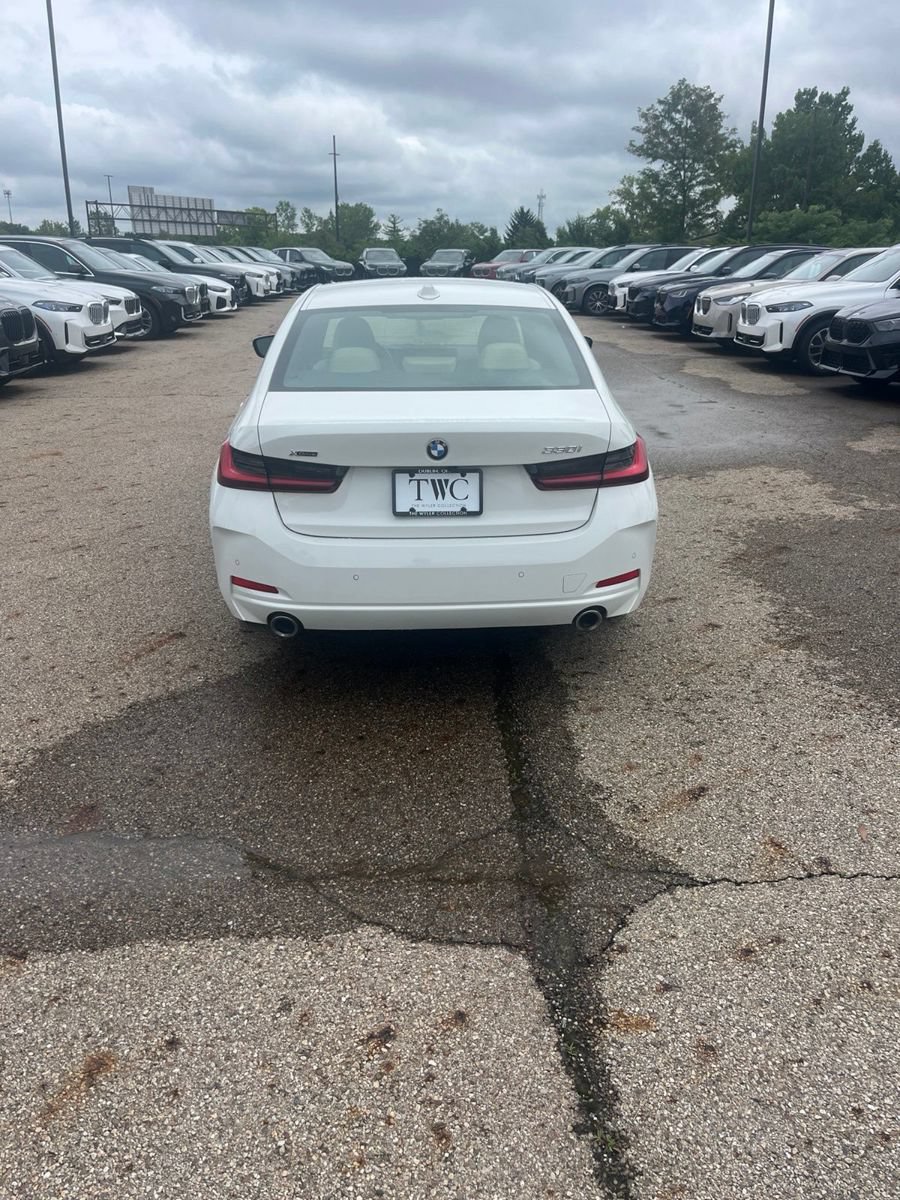 Used 2023 BMW 330i xDrive Sedan w/ Driving Assistance Package AWD/4WD image 4