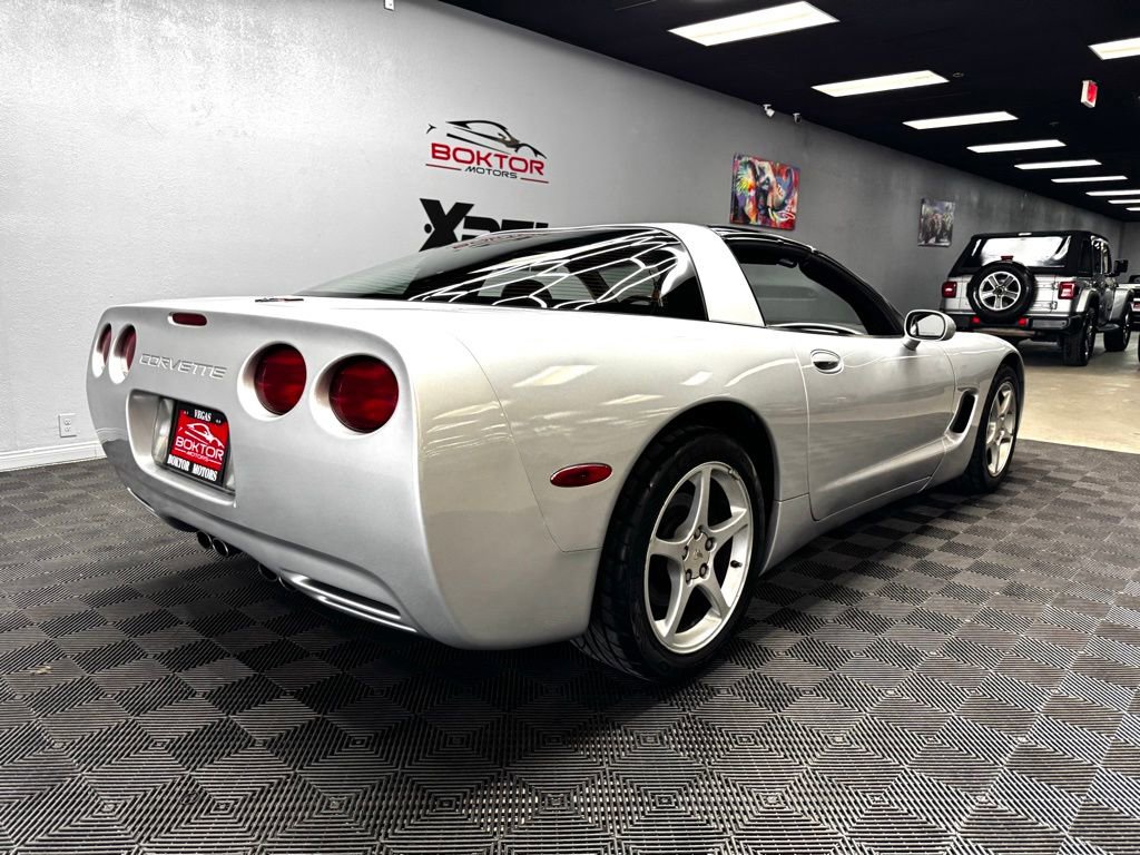 Used 2001 Chevrolet Corvette Coupe w/ Preferred Equipment Group2 image 14