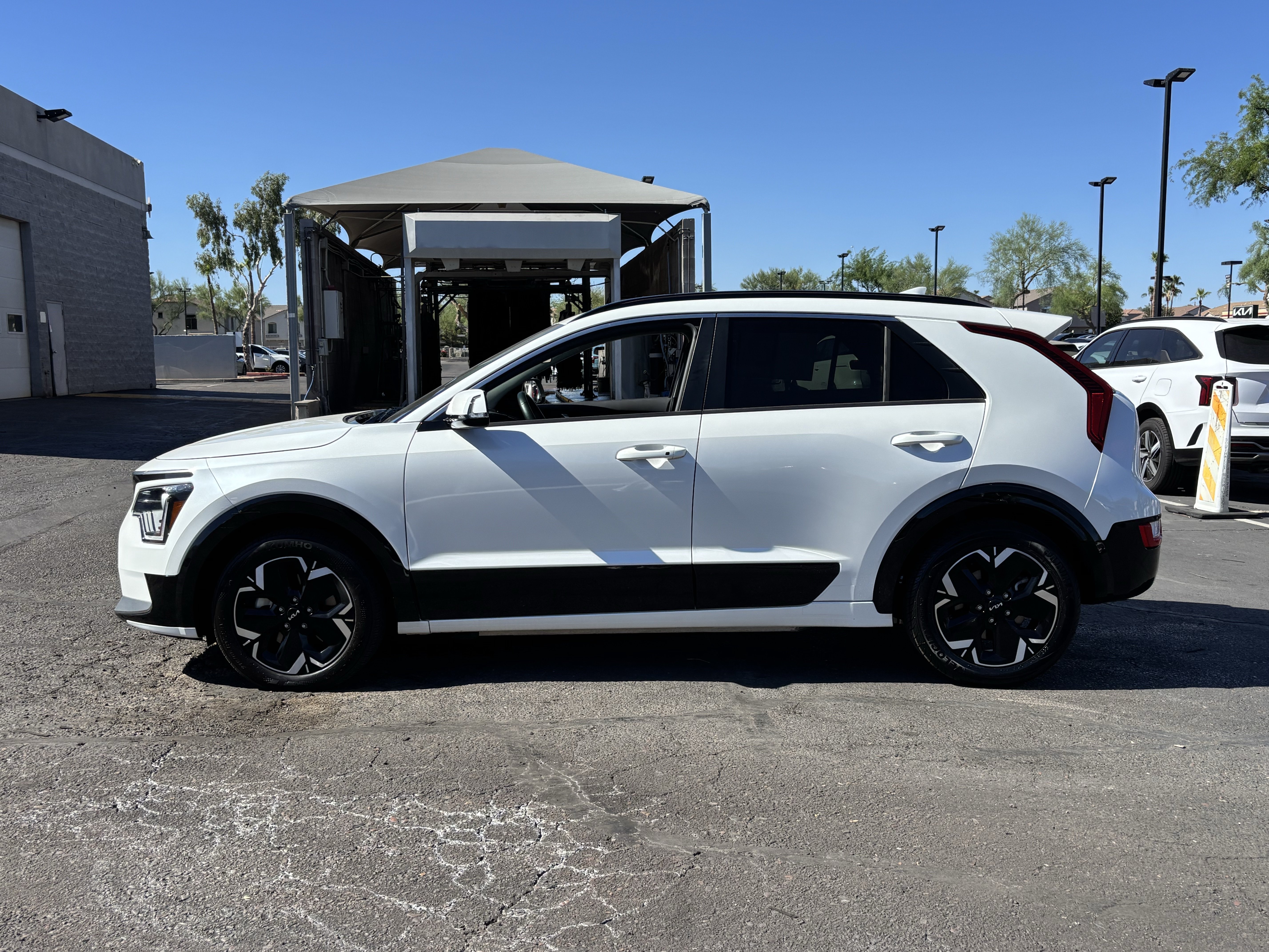 Certified 2023 Kia Niro Wind FWD image 5