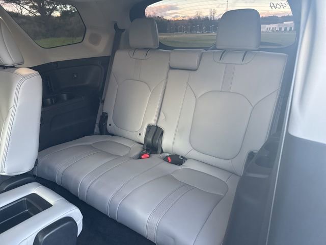 Used 2025 Honda Pilot Touring image 12