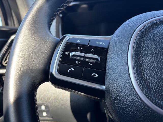 Certified 2022 Kia Sorento SX w/ Panoramic Sunroof Package image 23