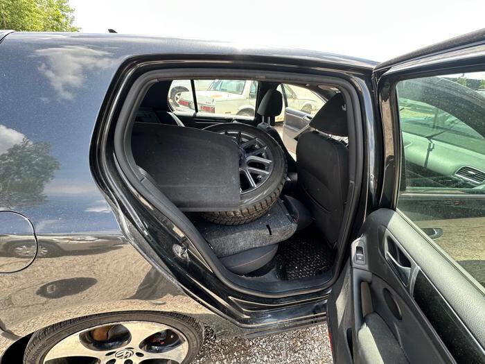 Used 2012 Volkswagen Golf 4-Door FWD image 25