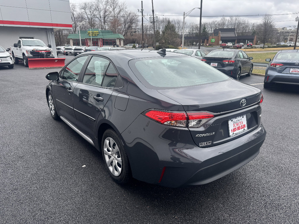 Used 2023 Toyota Corolla LE image 7
