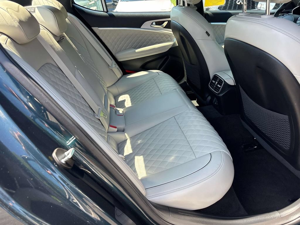 Used 2023 Genesis G70 2.0T w/ Sport Prestige Package AWD/4WD image 18