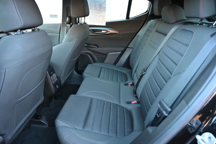 Used 2024 Dodge Hornet R/T w/ R/T Blacktop Package image 18