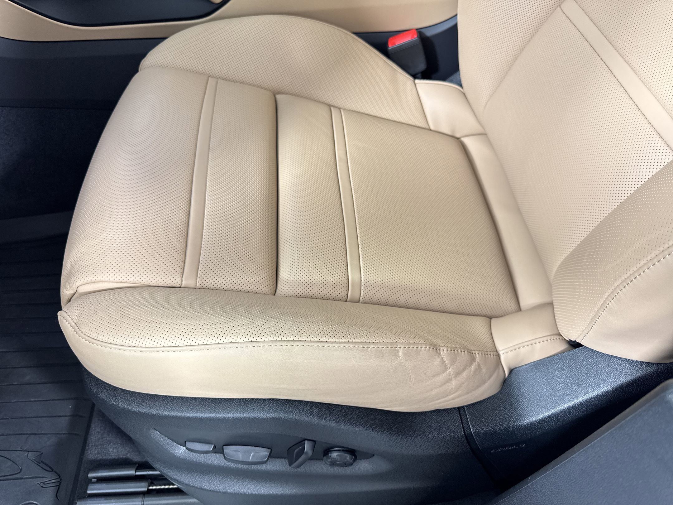 Certified 2025 Porsche Cayenne E-Hybrid image 14