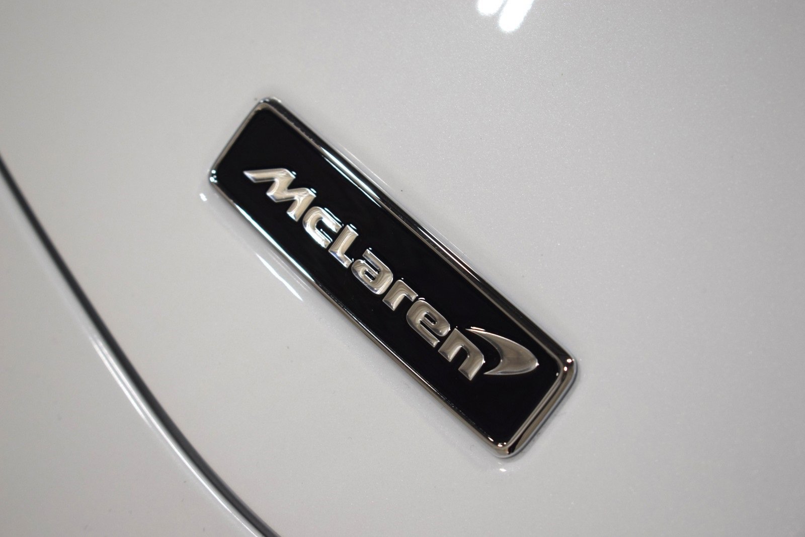 Used 2023 McLaren Artura image 3